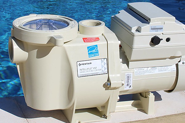 Pool pump lids: Do NOT overtighten when water squirts out!