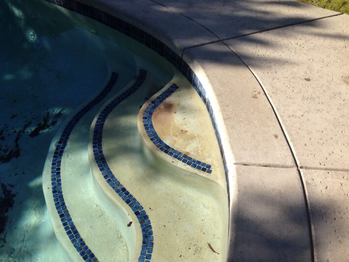 pool tab floater stain